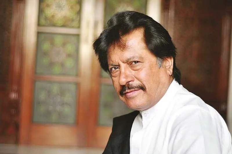 pakistani-singer-ttaullah- Khan-Esakhelvi